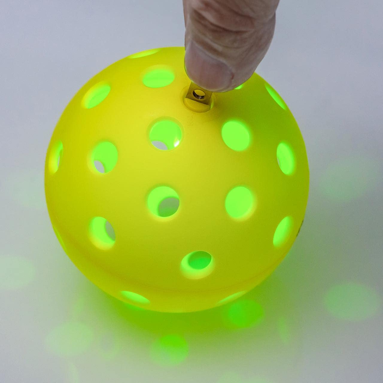 PickleStar LED Pickleball Balls - Next-Generation Glow & Perfectly Balanced Bounce for Advanced Players, Robust and Reliable, 4 Pack with Long-Life Batteries